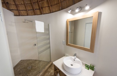 Phalaborwa Cabina | Sefapane Lodges and Safaris