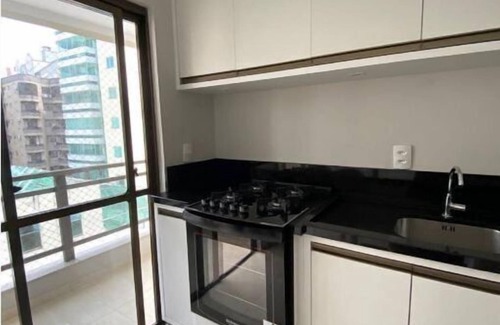 Castelo Branco Apartamento | SEGURO, 2 QUARTOS, TODO REFORMADO, 200m DO MAR, WiFi