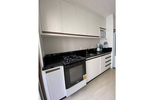 Castelo Branco Apartamento | SEGURO, 2 QUARTOS, TODO REFORMADO, 200m DO MAR, WiFi
