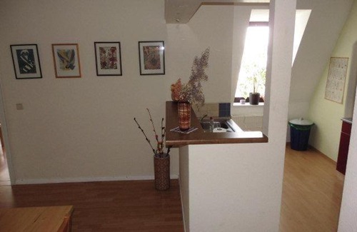 Loebtau Apartamento | Sehr-schoene-4-Raum-Maisonette-Fewo-mit-110qm-Balkon-zentral-preiswert-T7