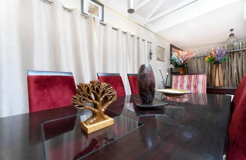 Greater Johannesburg Metropolitan Area Chalet De Esquí | Seira Sol on 5th