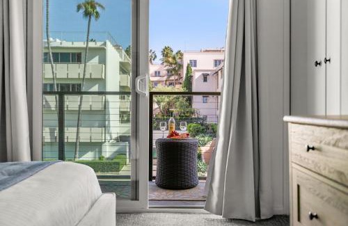 Village of La Jolla Apartamento | Seize The Day