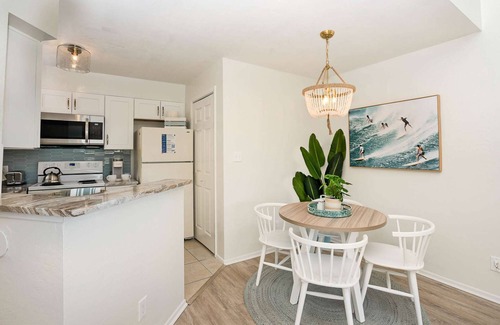 Ocean Side Village Condominio | Seize the Rays · Luxury Beachside Condo · Half Mile from Beach