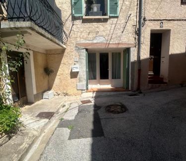 Besse-sur-Issole Apartamento | Sejour
