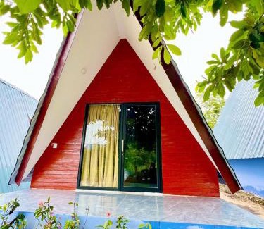 Koh Rong Cama Y Desayuno | SELA Bungalow and Italian Restaurant