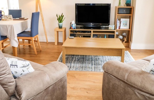 Killyleagh Apartamento | SELAH, country holiday cottage, with a garden in Killyleagh