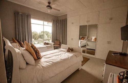 Malelane Cama Y Desayuno | Selati 103 Guest Cottages