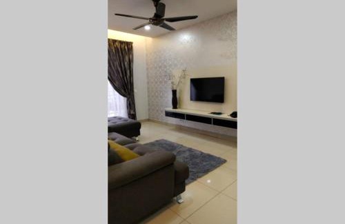 Batu Caves Apartamento | Selayang 18 Lovely 2R2B, Netflx and Wi-Fi provided