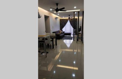 Batu Caves Apartamento | Selayang 18 Lovely 2R2B, Netflx and Wi-Fi provided