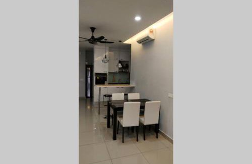 Batu Caves Apartamento | Selayang 18 Lovely 2R2B, Netflx and Wi-Fi provided