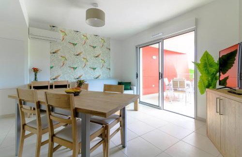 La Faviere Apartamento | SELECT'SOHOME - Résidence Le Poséidon - SELECT'soHOME - Appartement pour 6 personnes avec parking privé et piscine ! - POS36