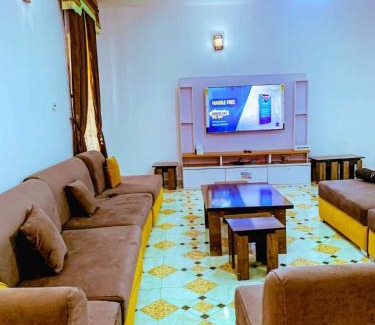 Abuja Casa | Select Winsome 1 Room, 1 King-sized Bed