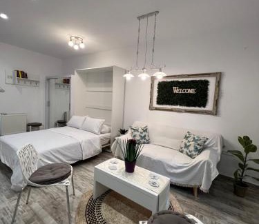Nikaia-Agios Ioannis Rentis Apartamento | Selenity studio(close to two metro stations)