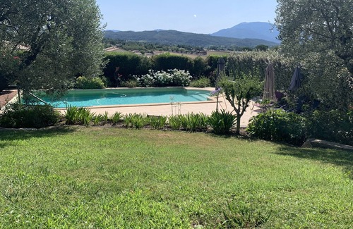 Vaison-la-Romaine Villa | encantadora villa con piscina climatizada en un entorno arbolado y florido