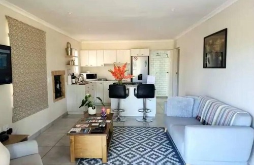 Klapmuts Cabaña | Self catering accomadation in the winelands. Mon Rêve Estate - Cottage 3