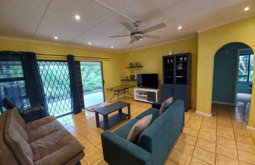 Scottburgh South Condominio | Self catering accommodation with a garden view. 100mt from the beach
