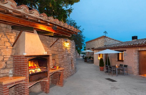 Pujalt Cabaña | Casa rural completamente equipada. La Cort (4px), Cal Carulla