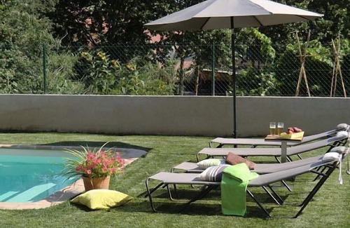 Ordis Cabaña | Casa rural con piscina privada, BBQ, futbolín y chimenea en Alt Empordà