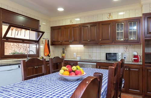 Vilamacolum Cabaña | Casa rural para 14 personas con wifi gratis, BBQ a 18km de Figueras
