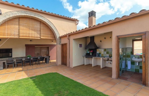 Vilamacolum Cabaña | Casa rural para 14 personas con wifi gratis, BBQ a 18km de Figueras