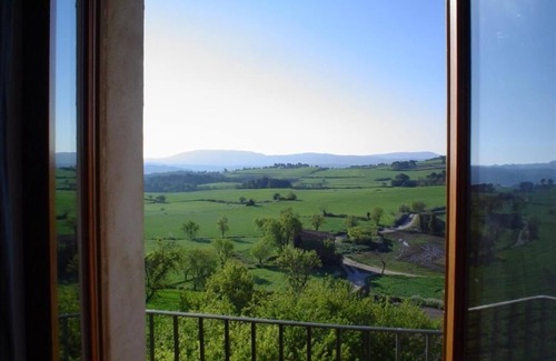 Les Piles Cabaña | Casa rural del s.XVI con piscina privada y vistas a la montaña