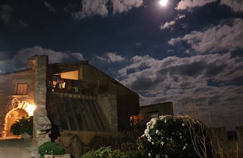 Les Piles Cabaña | Casa rural del s.XVI con piscina privada y vistas a la montaña