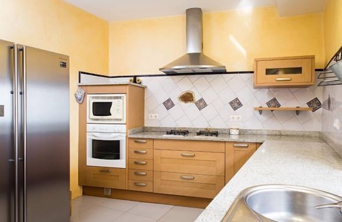 Camos Cabaña | Casa rural (alquiler íntegro) Can Serrallonga para 15 personas