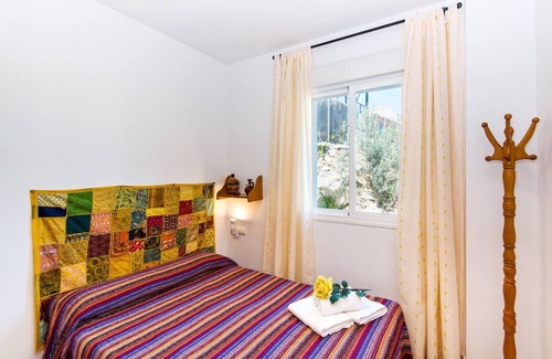 Totalan Cabaña | Escapada parejas con sesiones relax privadas incluidas con Jacuzzi-Spa y sauna.