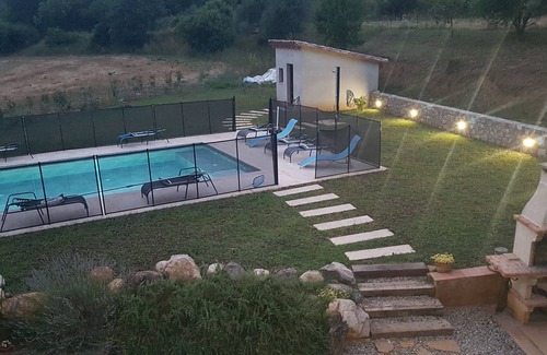 Sales de Llierca Cabaña | Casa rural con piscina privada, jardín privado, BBQ y porche