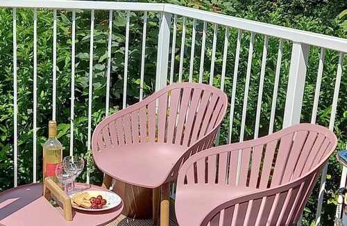 Woolsery Apartamento | Self catering apartment for 2 + cot - dog friendly, near Bideford, North Devon