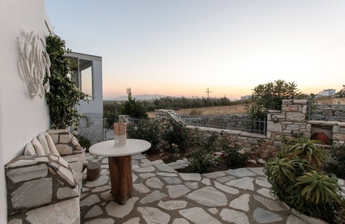 Naxos Town Apartamento | Self-catering, Grand Deluxe Suite, terraza privada y un jacuzzi al aire libre