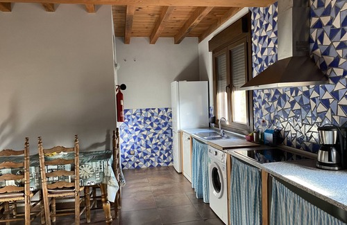 Candeleda Villa | Vivienda de Uso Turístico (alquiler íntegro) Higueras y Olivos para 15 personas