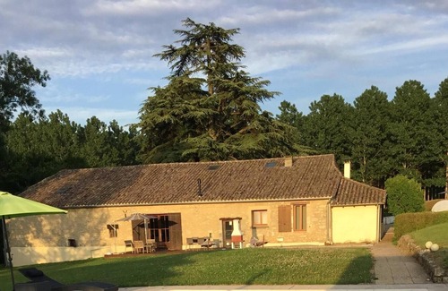 Roumagne Otro | Casas rurales de vacaciones con Wifi - Les Tournesols