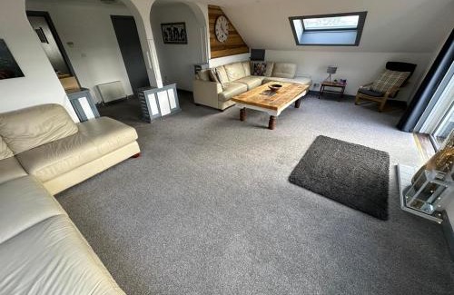 Gairloch Apartamento | Self Catering Spacious open plan 3 bed apartment with sea views