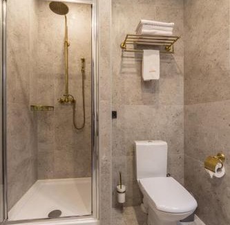 Khreshchatyy Yar Apartamento | Self Check-in Apartments Maidan Area