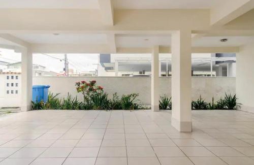 Ingleses Centro Apartamento | Self Check-in Wi-fi , 2 Garagens, Home-Officce, Ar Quente e Frio