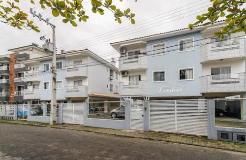 Ingleses Centro Apartamento | Self Check-in Wi-fi , 2 Garagens, Home-Officce, Ar Quente e Frio