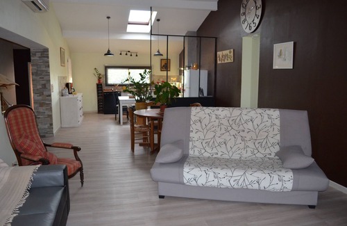 Villemur-sur-Tarn Apartamento | Self-contained apartment in large house with swimming pool, guaranteed peace and quiet