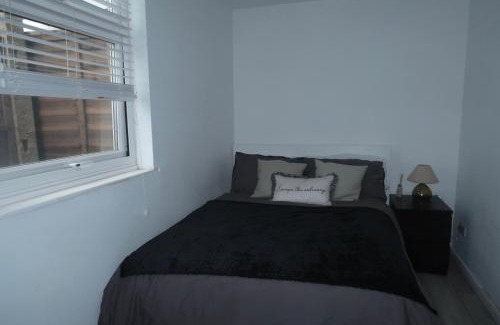 Finchley Apartamento | Self-Contained 1-Bed Flat in North Finchley