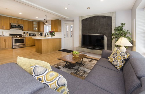 Port Coquitlam Casa | Autónoma hermosa suite de 2 dormitorios / 2 baños en Port Coquitlam