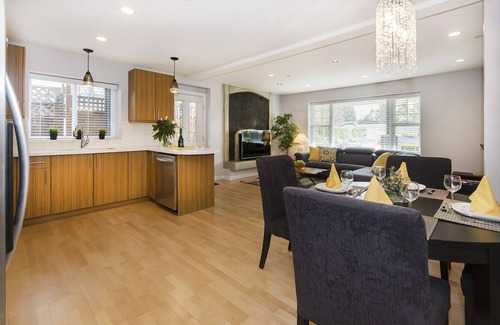 Port Coquitlam Casa | Autónoma hermosa suite de 2 dormitorios / 2 baños en Port Coquitlam