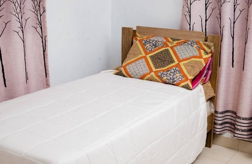 Chitedze Otro | Self-contained bed sitter overlooking a beautiful scenery in an animal farm.