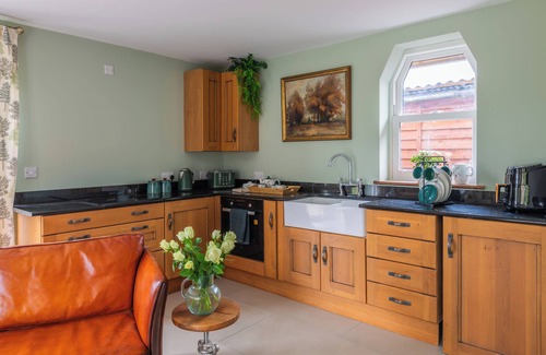 Cowbridge Cabaña | Self-contained cosy one bedroom holiday barn