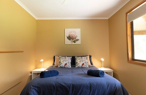 North Rothbury Cabaña | Hunter Hideaway Merlot Cottage