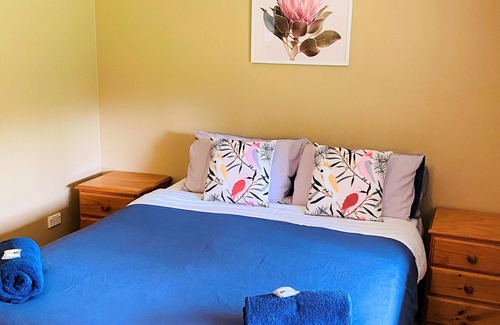 North Rothbury Cabaña | Hunter Hideaway Hermitage Cottage