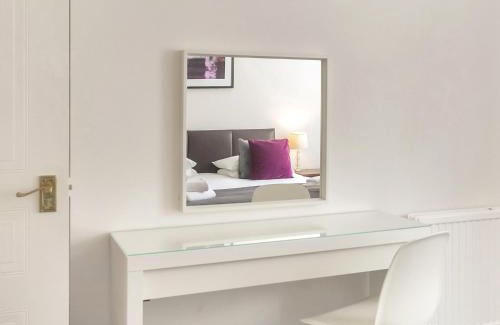 Montpellier Apartamento | Self contained, Garden Flat, Montpellier Villas