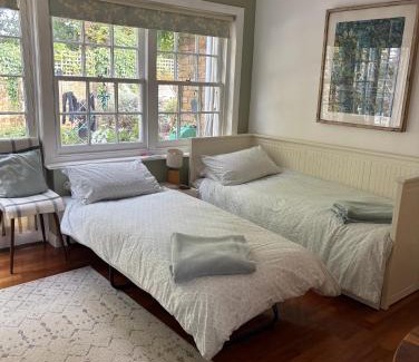 Putney Cama Y Desayuno | Self contained garden studio