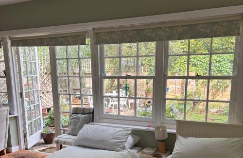 Putney Cama Y Desayuno | Self contained garden studio