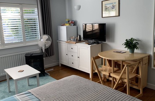 New Forest District Cama Y Desayuno | Habitación en la planta baja a pocos pasos del centro de Lymington