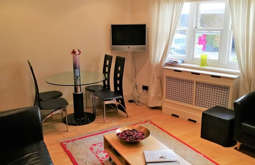 Vincent Square Apartamento | Apartamento de lujo independiente para 4 personas - Cama doble y sofá cama King